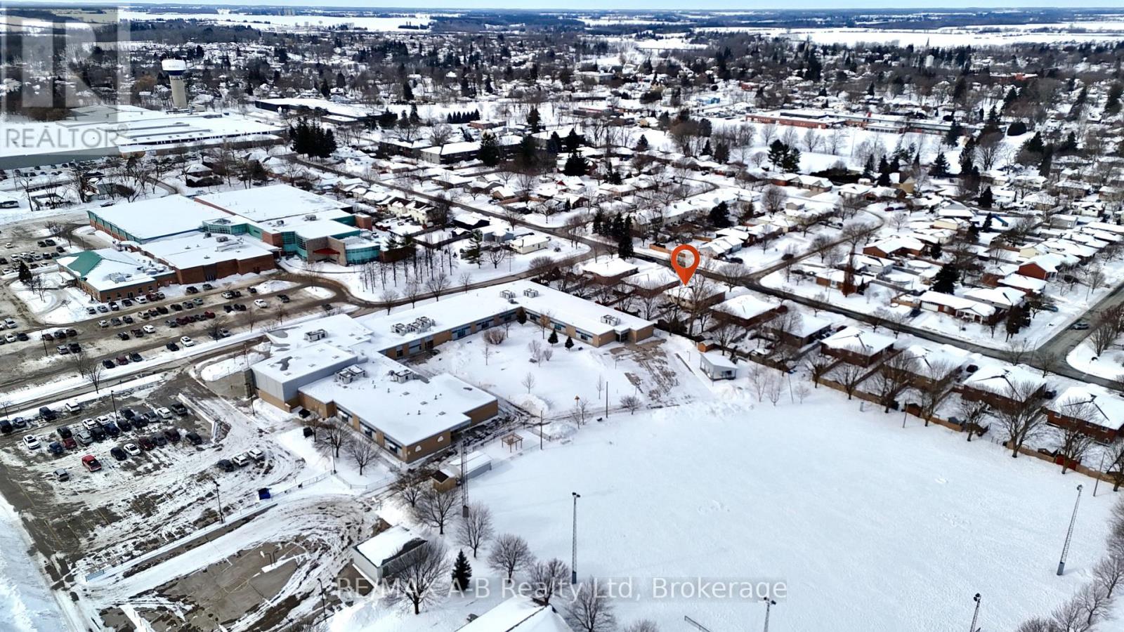 35 Maxwell Street, St. Marys, Ontario  N4X 1B3 - Photo 39 - X12775074