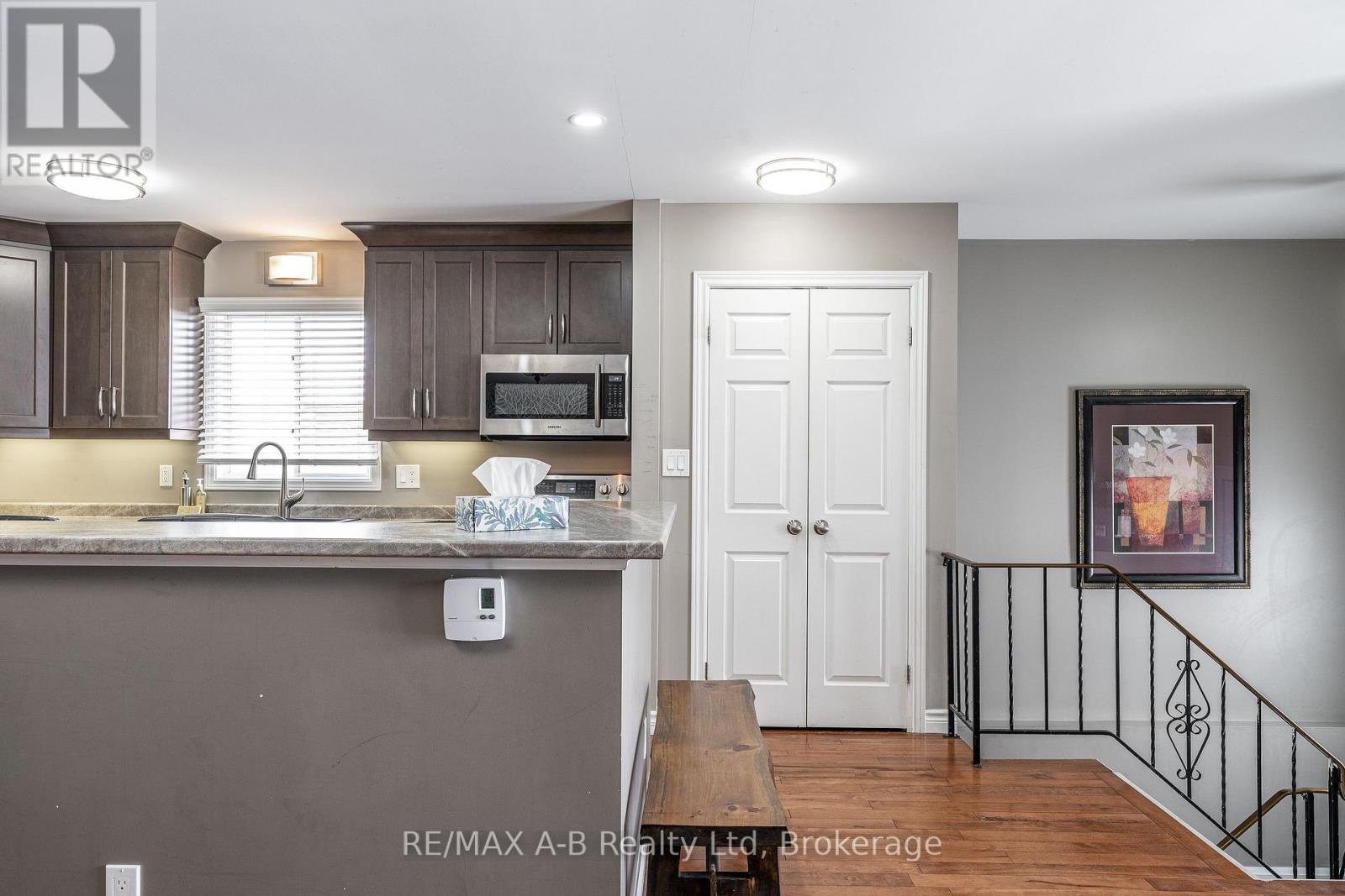 35 Maxwell Street, St. Marys, Ontario  N4X 1B3 - Photo 9 - X12775074