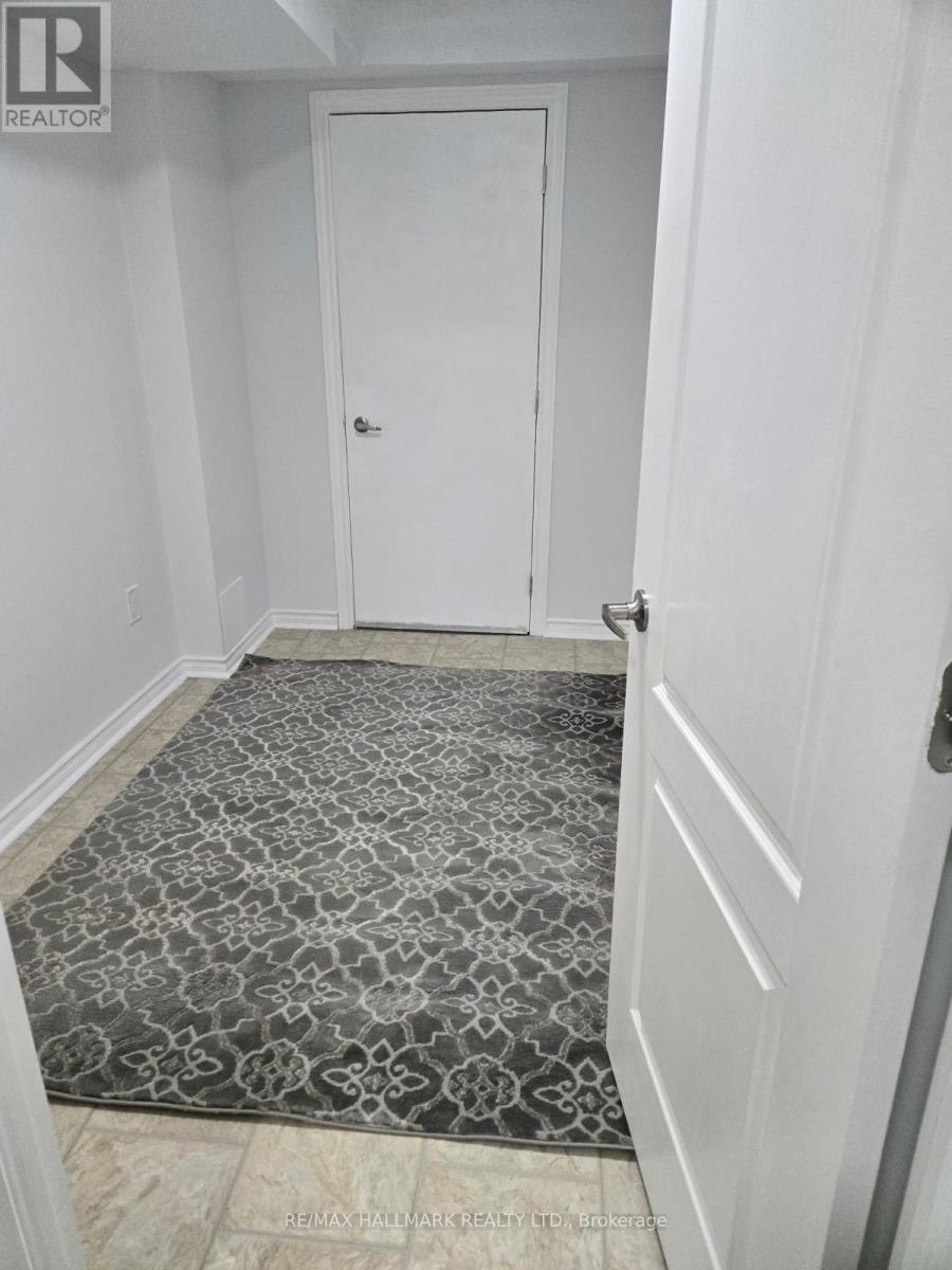 2 Lady Loretta Lane, Vaughan, Ontario  L6A 4G3 - Photo 5 - N12776168