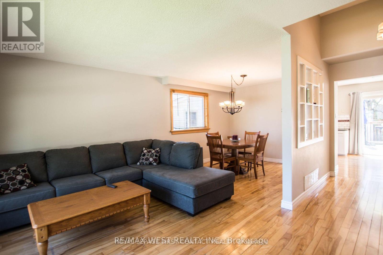 43 Clover Avenue, Barrie, Ontario  L4N 5E2 - Photo 10 - S12776048