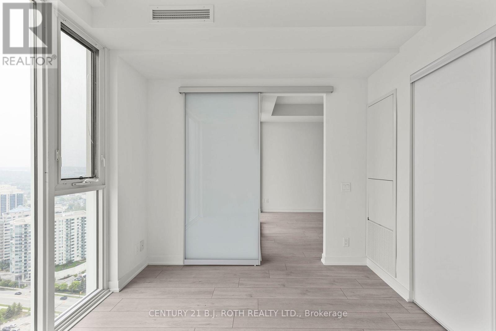 2908 - 39 Mary Street, Barrie, Ontario  L4N 1S9 - Photo 14 - S12776058