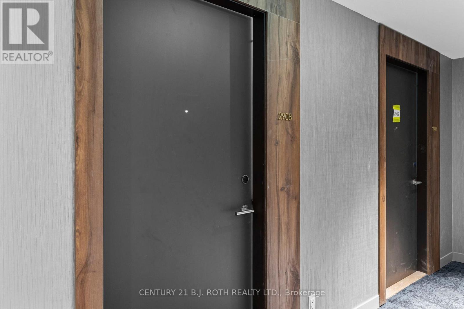 2908 - 39 Mary Street, Barrie, Ontario  L4N 1S9 - Photo 2 - S12776058