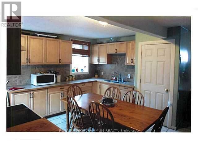45 Gowan Street, Barrie, Ontario  L4N 2P1 - Photo 2 - S12776158