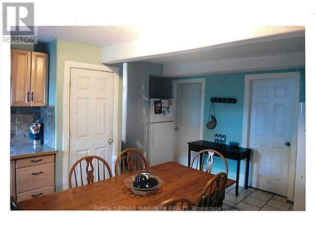 45 Gowan Street, Barrie, Ontario  L4N 2P1 - Photo 3 - S12776158