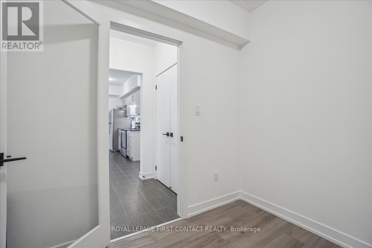 213 - 4 Spice Way, Barrie, Ontario  L9J 0M2 - Photo 29 - S12776220