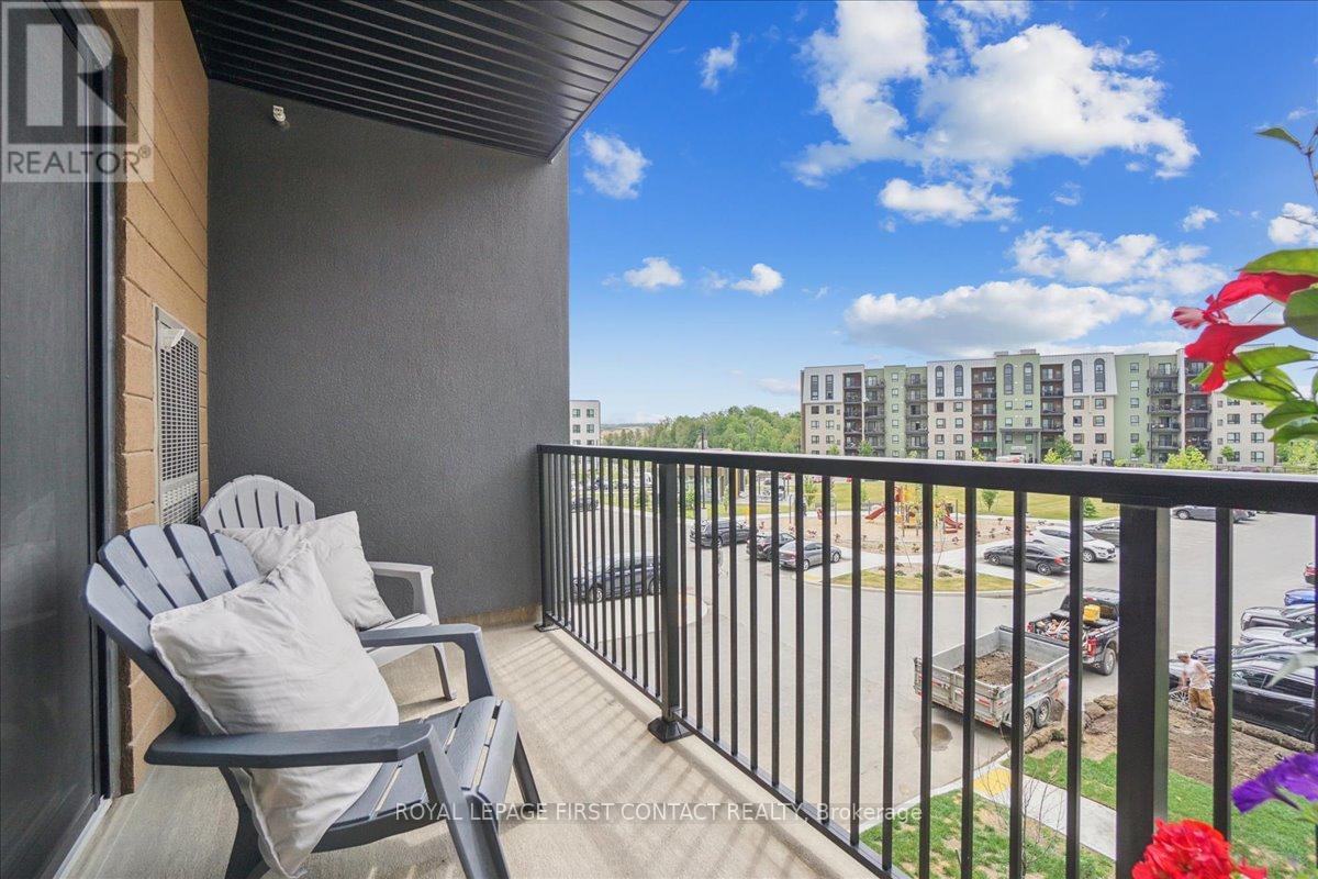 213 - 4 Spice Way, Barrie, Ontario  L9J 0M2 - Photo 35 - S12776220