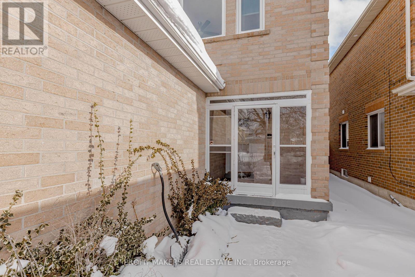 35 Letty Avenue, Brampton, Ontario  L6Y 4T3 - Photo 3 - W12726854