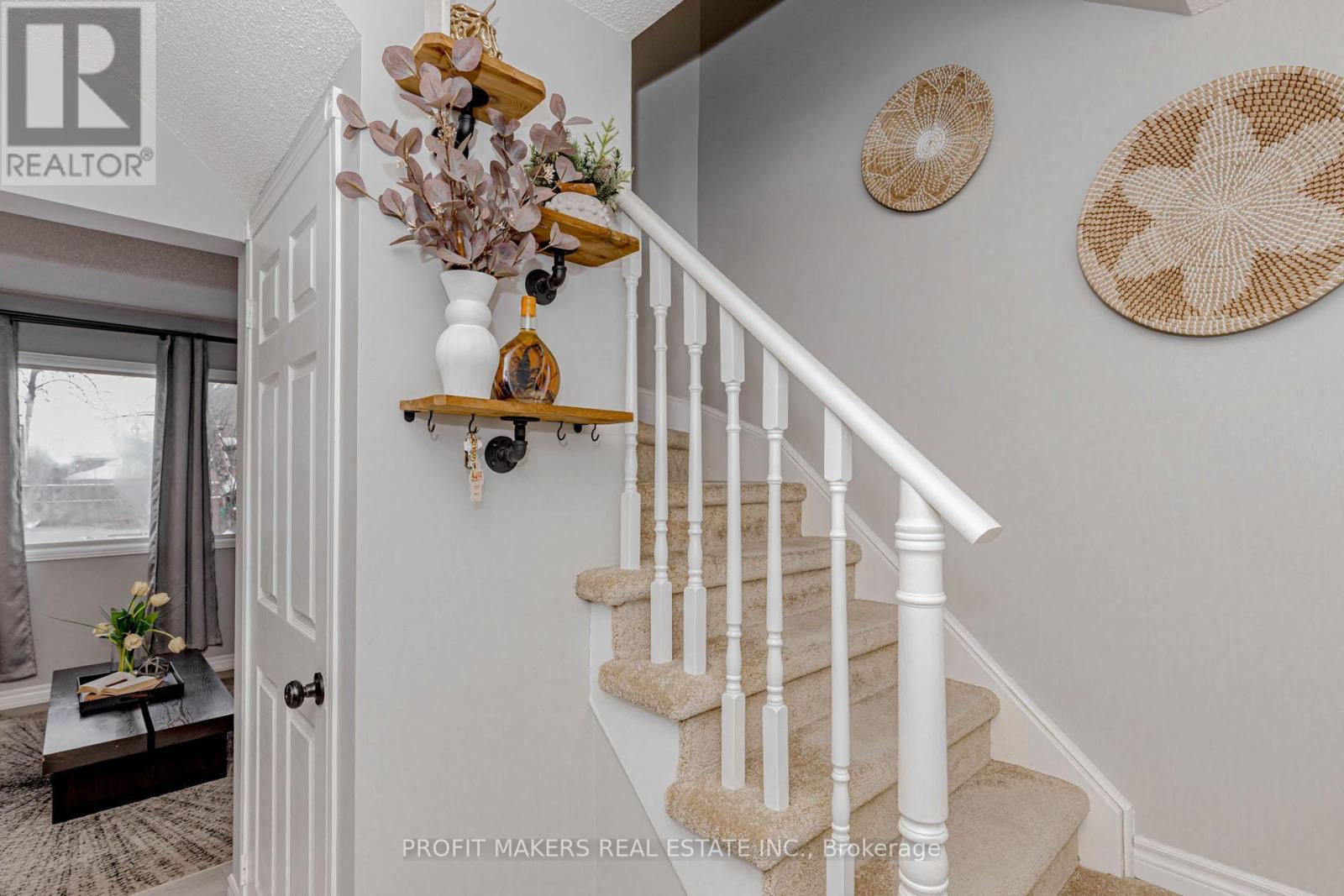 35 Letty Avenue, Brampton, Ontario  L6Y 4T3 - Photo 4 - W12726854