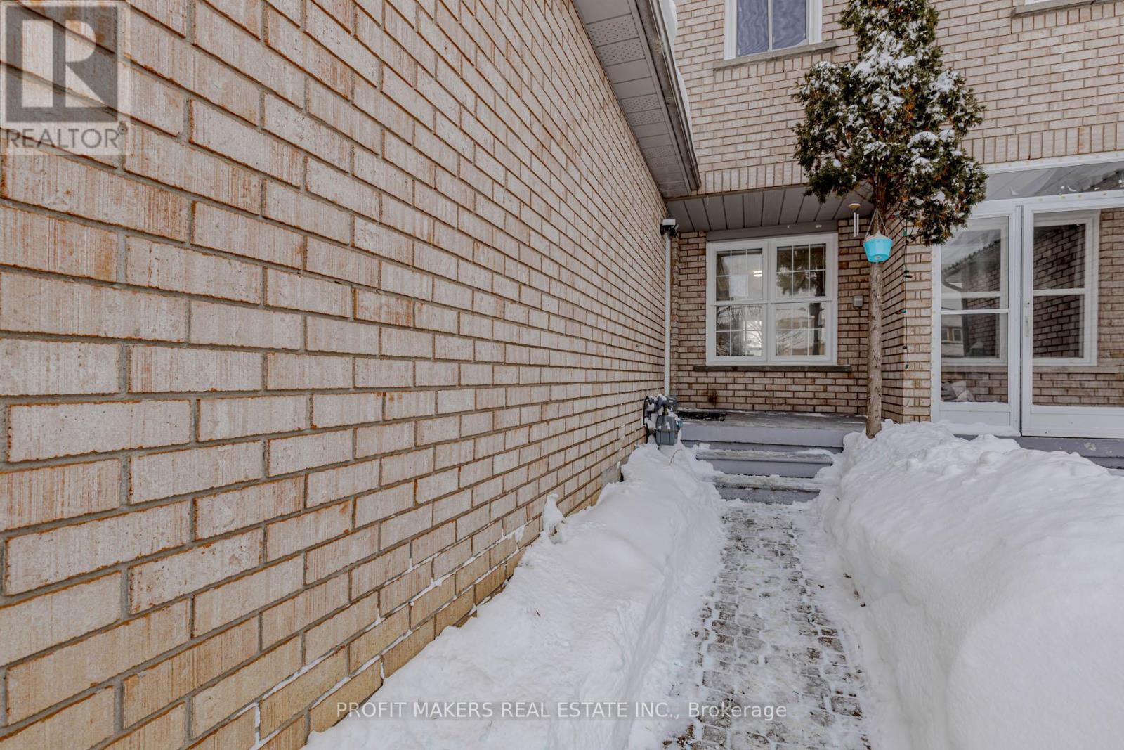 68 Cutters Crescent, Brampton, Ontario  L6Y 4J9 - Photo 3 - W12738284