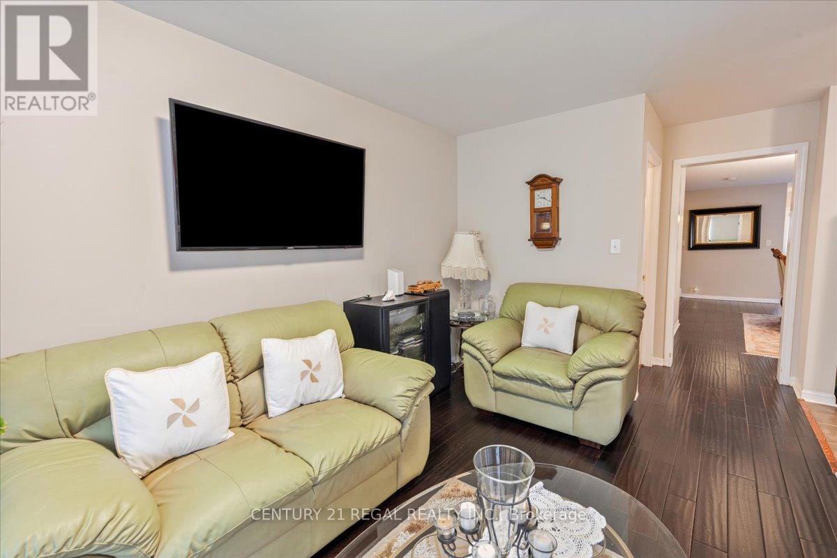 4 Parisian Road, Brampton, Ontario  L6P 2S8 - Photo 13 - W12776074