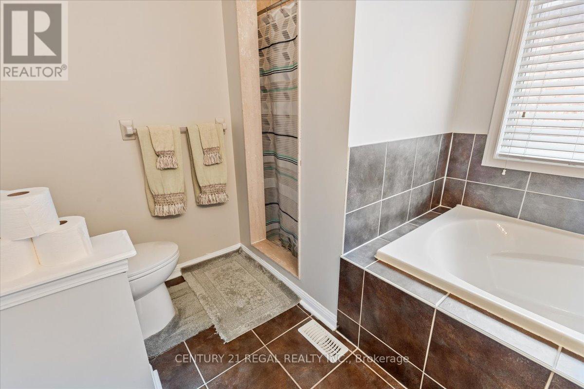 4 Parisian Road, Brampton, Ontario  L6P 2S8 - Photo 20 - W12776074