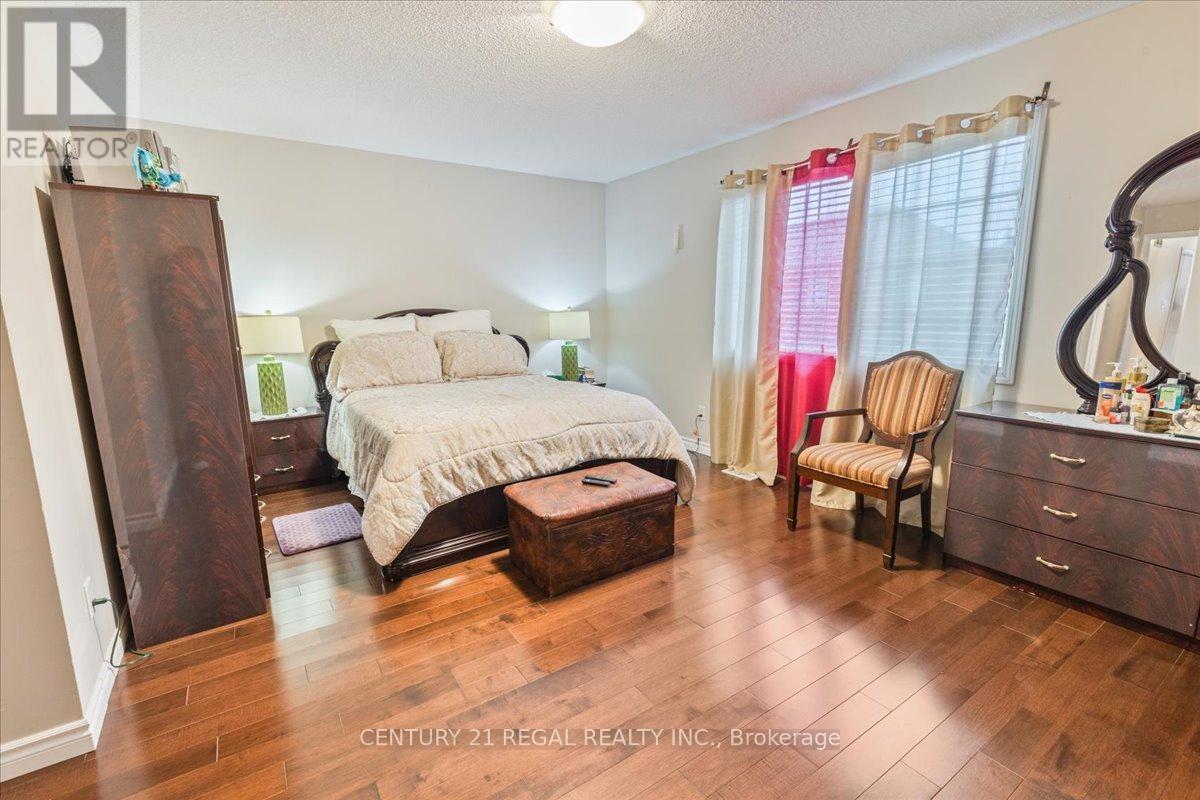 4 Parisian Road, Brampton, Ontario  L6P 2S8 - Photo 21 - W12776074