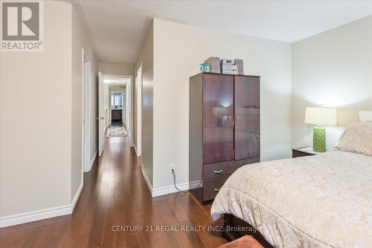 4 Parisian Road, Brampton, Ontario  L6P 2S8 - Photo 23 - W12776074