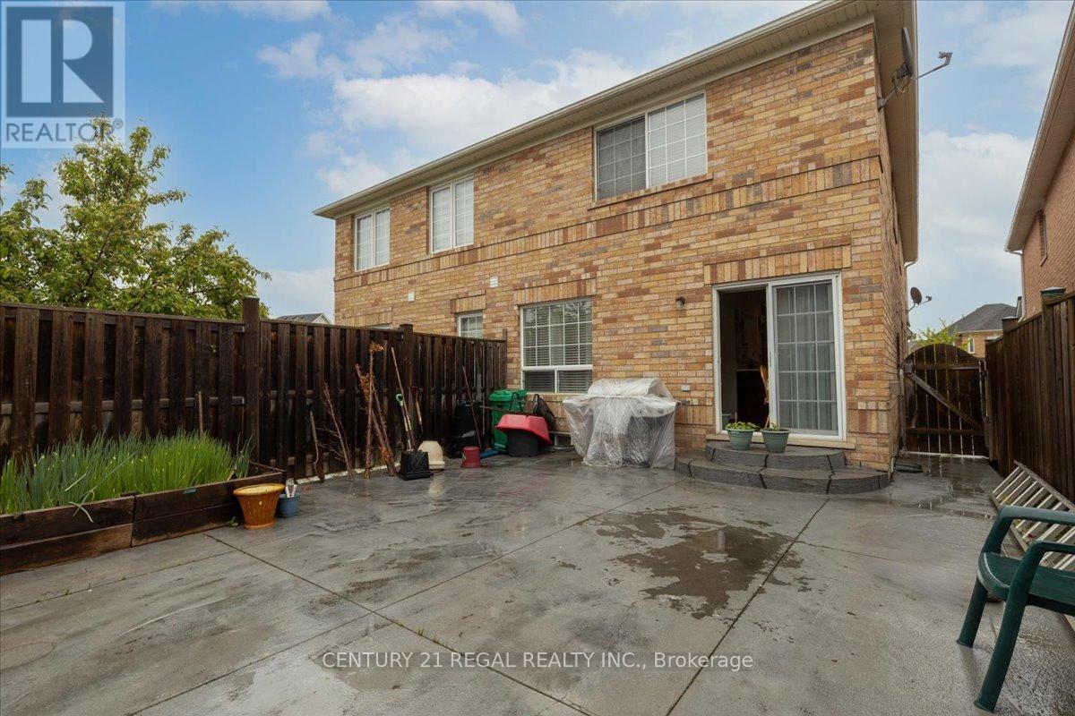 4 Parisian Road, Brampton, Ontario  L6P 2S8 - Photo 26 - W12776074