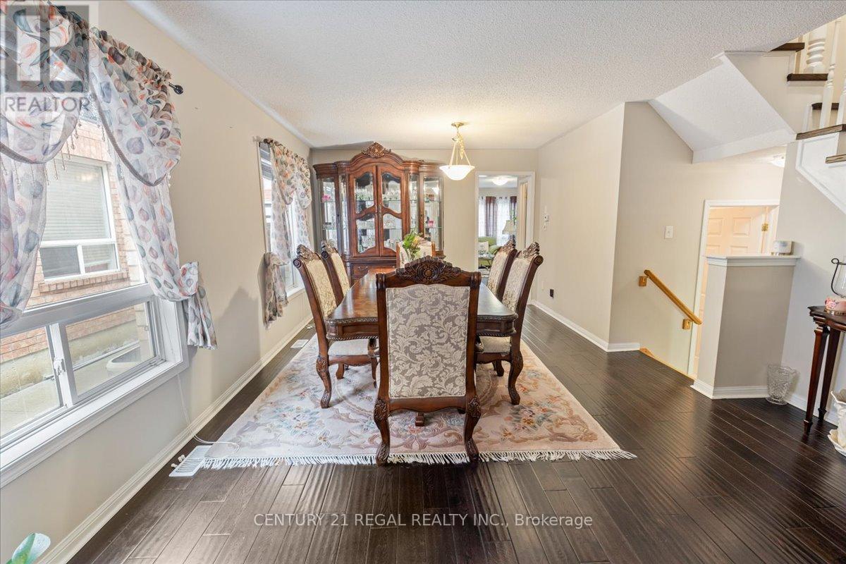 4 Parisian Road, Brampton, Ontario  L6P 2S8 - Photo 5 - W12776074