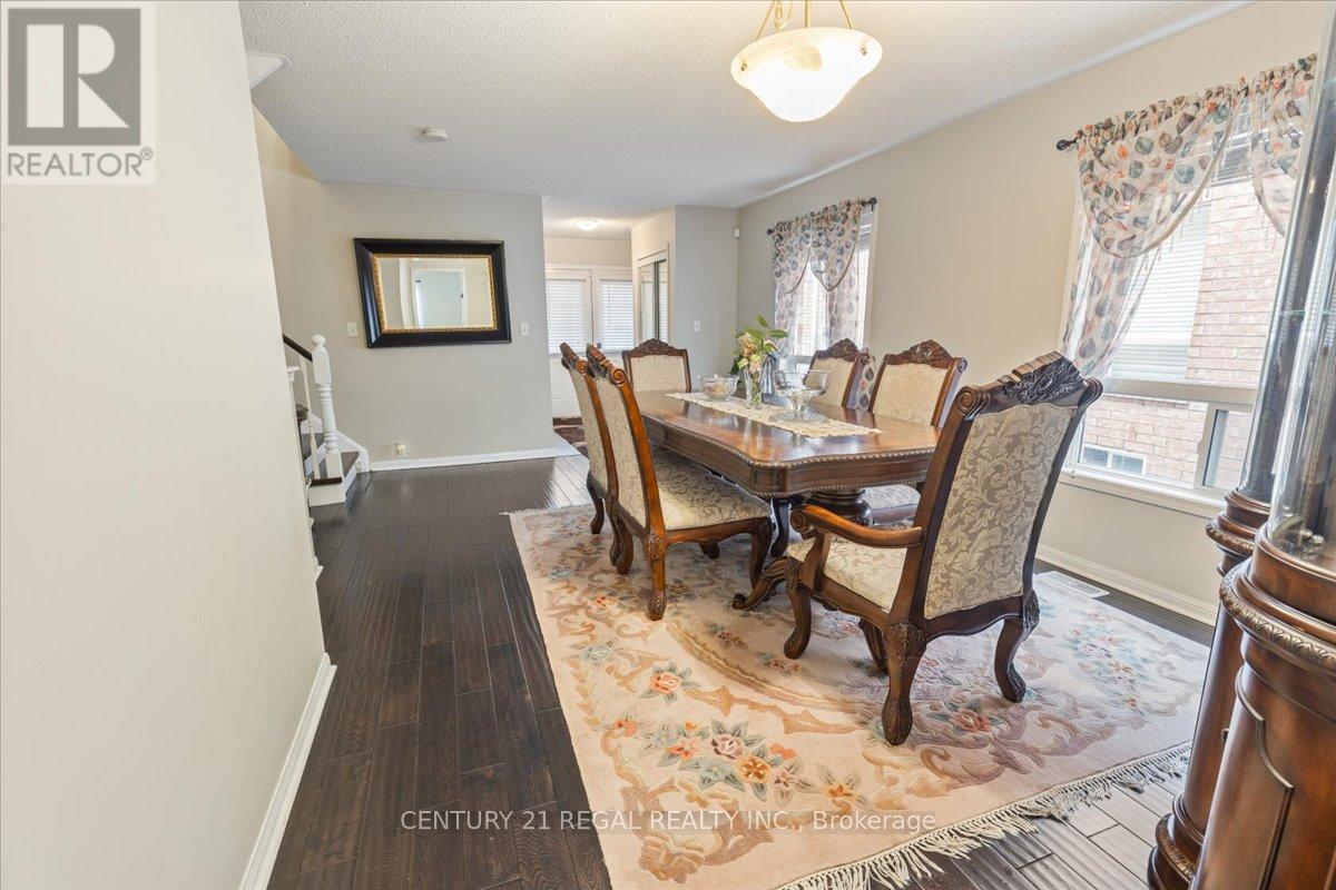 4 Parisian Road, Brampton, Ontario  L6P 2S8 - Photo 7 - W12776074