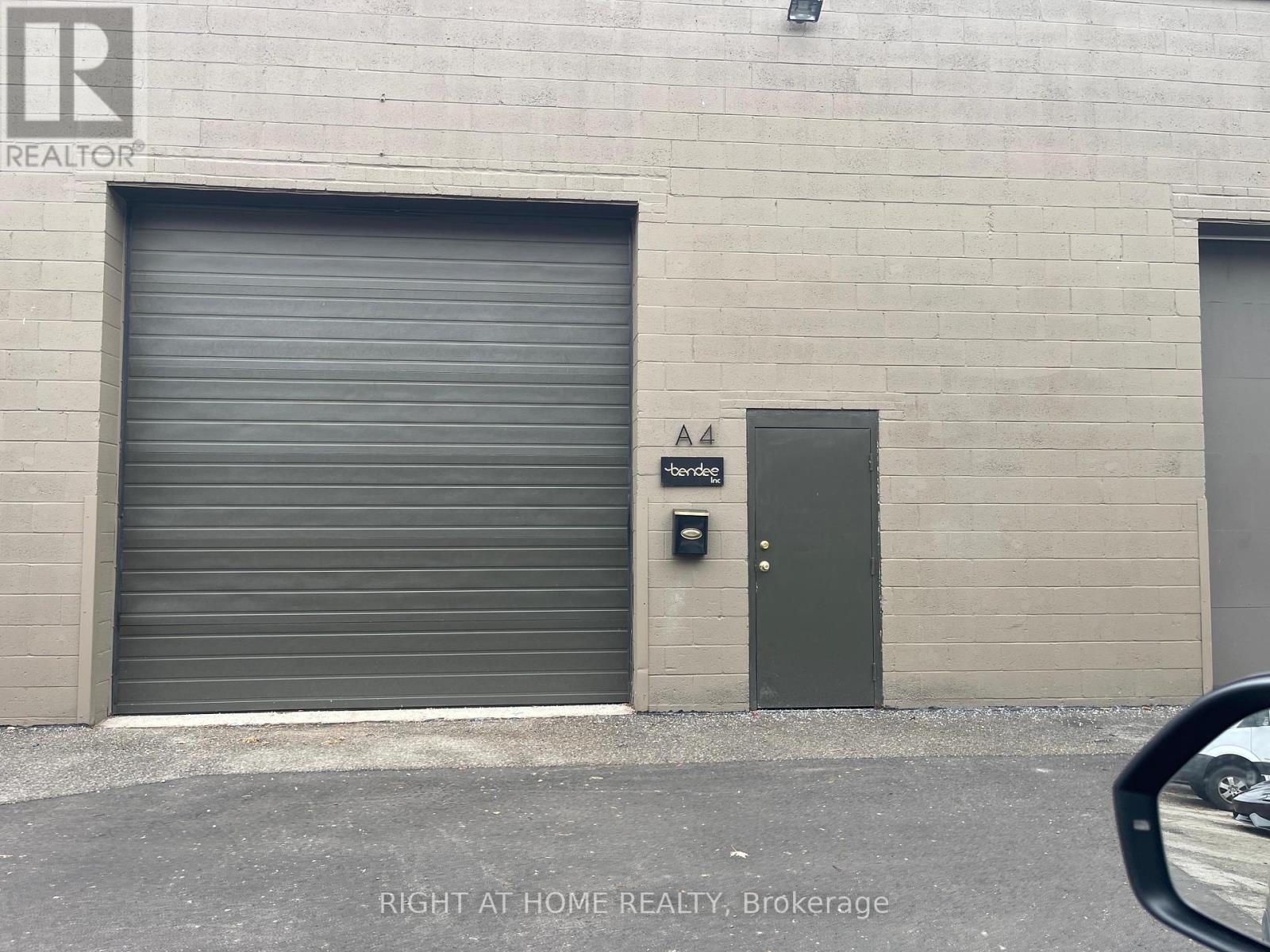 4a - 345 Wyecroft Road, Oakville, Ontario  L6K 2H2 - Photo 2 - W12776112