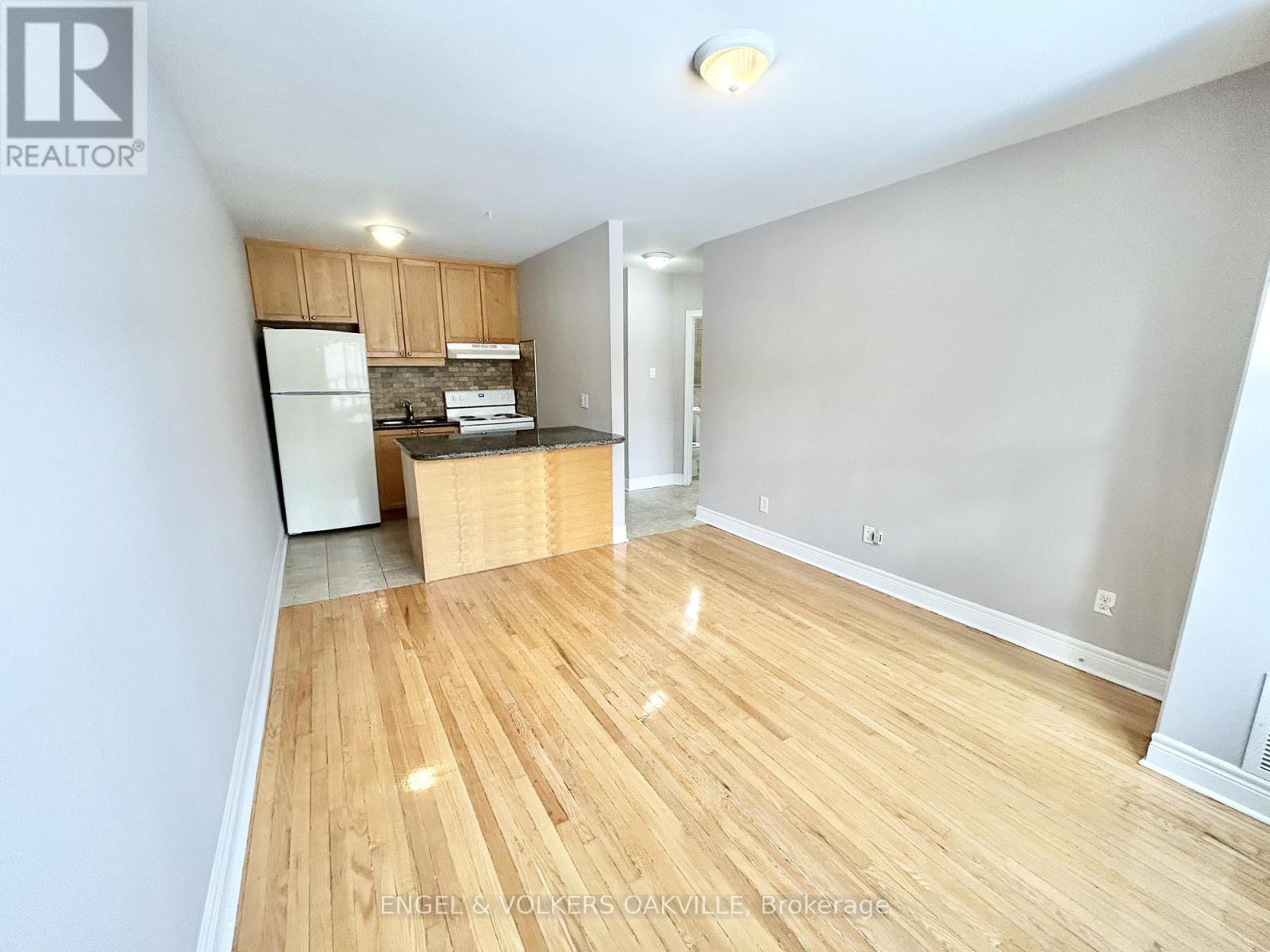 10 - 90 Twenty Fifth Street, Toronto, Ontario  M8V 3P9 - Photo 4 - W12776152