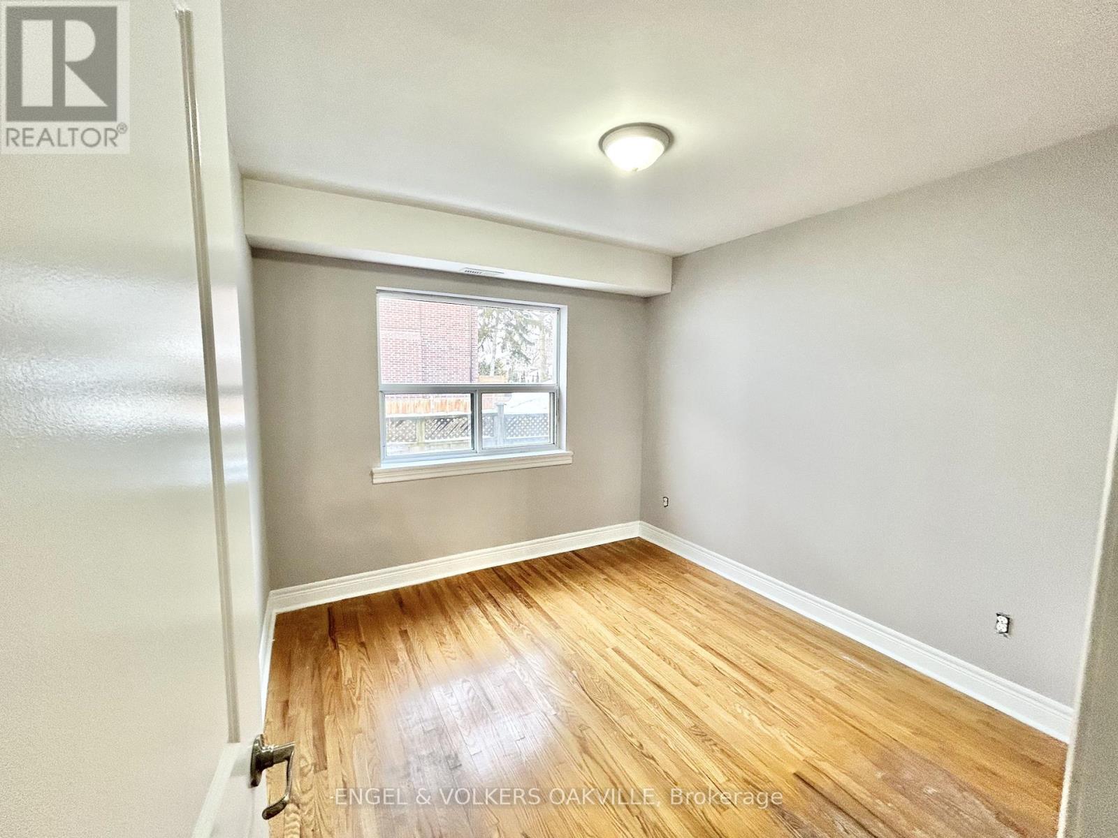 206 - 15 Thirty Third Street, Toronto, Ontario  M8W 3G7 - Photo 6 - W12776156