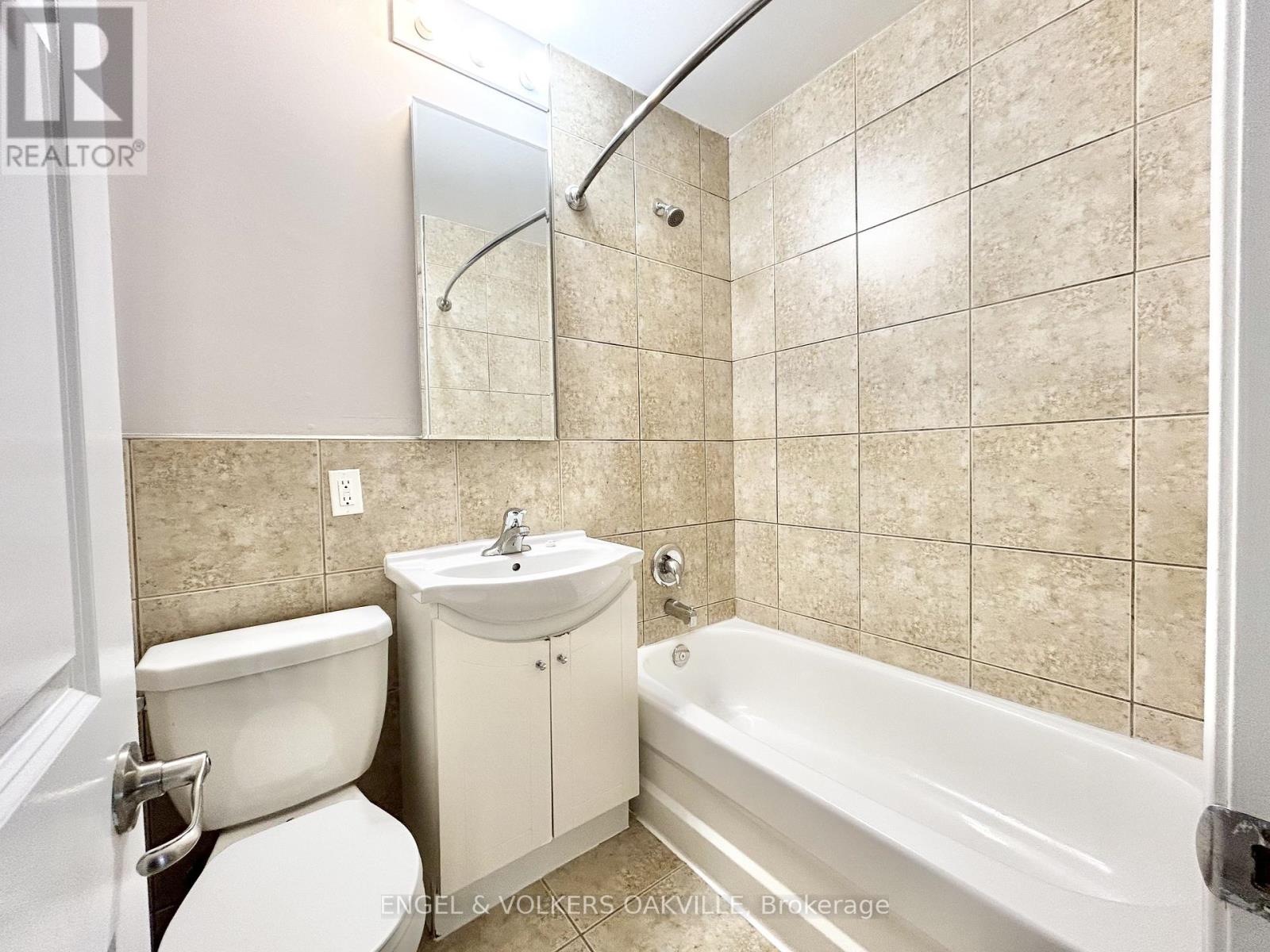 206 - 15 Thirty Third Street, Toronto, Ontario  M8W 3G7 - Photo 7 - W12776156