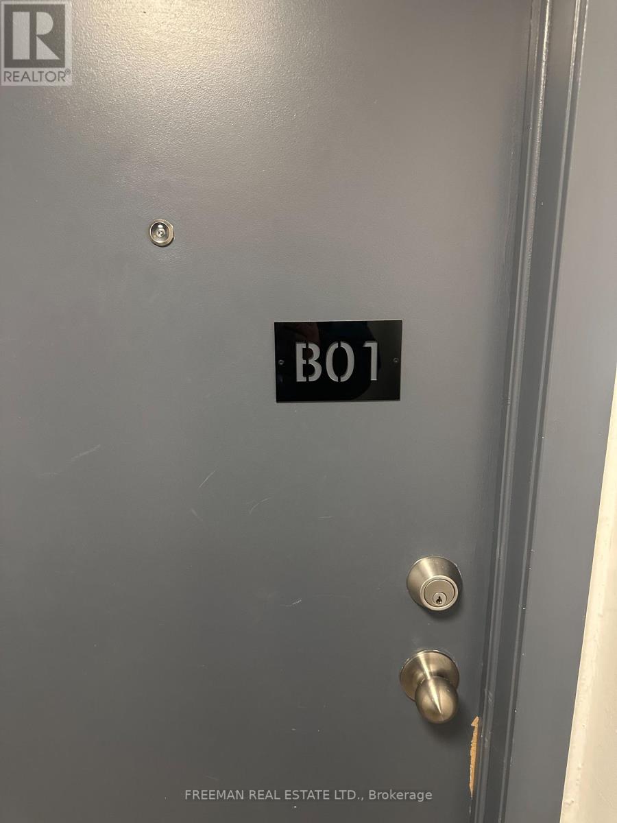 B01 - 15 THORBURN AVENUE, Toronto, Ontario