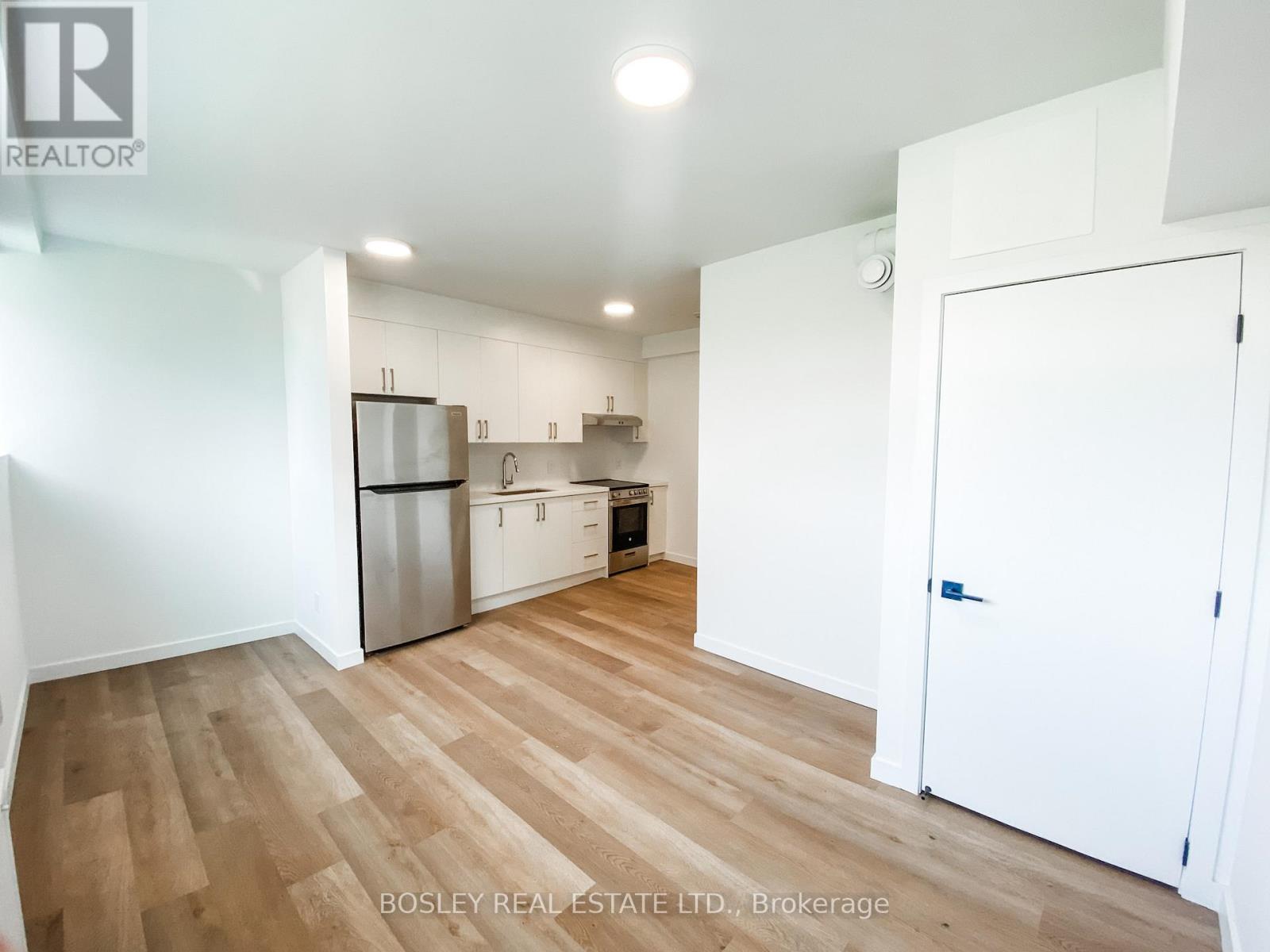 12 - 11 CALVINGTON DRIVE, Toronto, Ontario