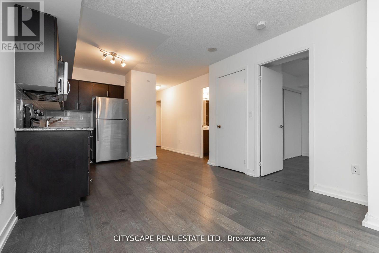 1905 - 1420 Dupont Street, Toronto, Ontario  M6H 0C2 - Photo 3 - W12776284