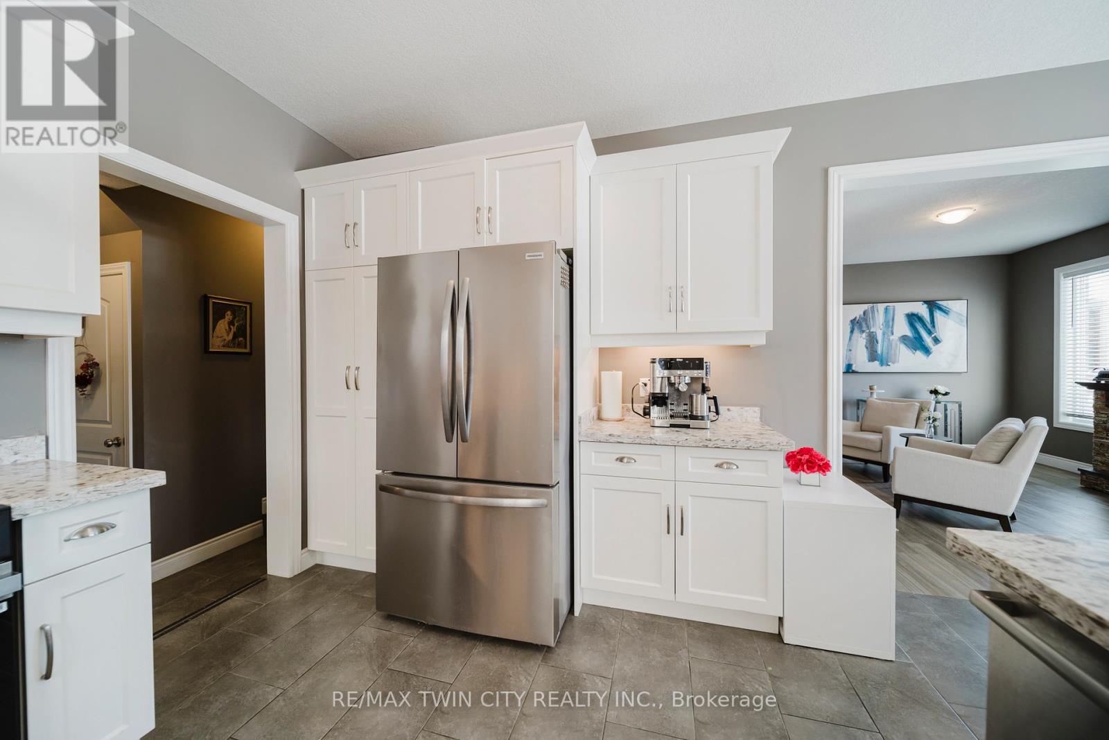 209 Ladyslipper Drive, Waterloo, Ontario  N2V 0C3 - Photo 13 - X12776028