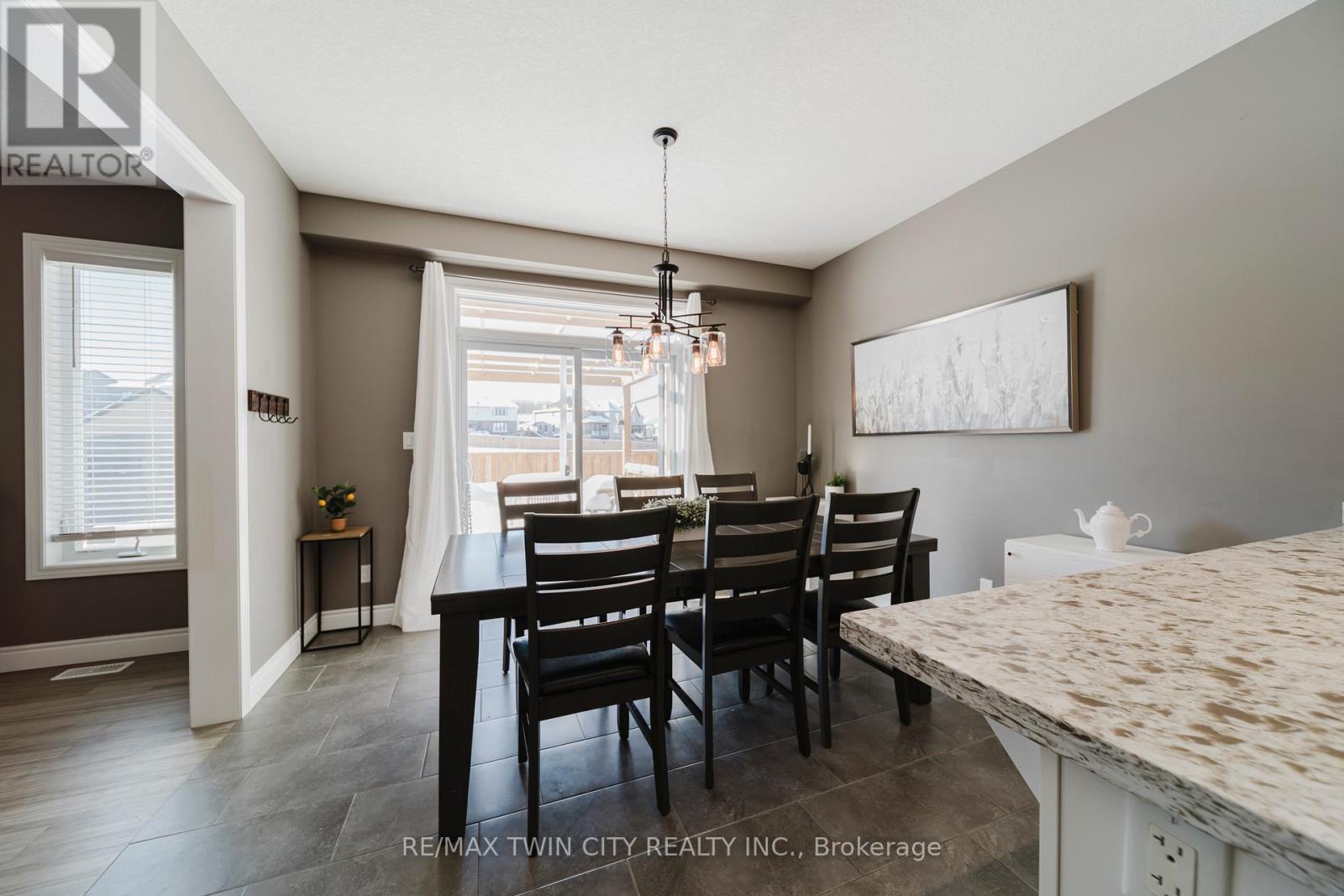 209 Ladyslipper Drive, Waterloo, Ontario  N2V 0C3 - Photo 17 - X12776028