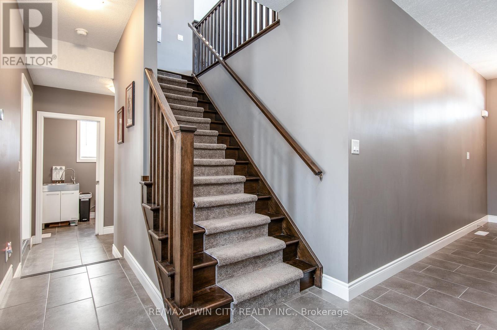 209 Ladyslipper Drive, Waterloo, Ontario  N2V 0C3 - Photo 22 - X12776028