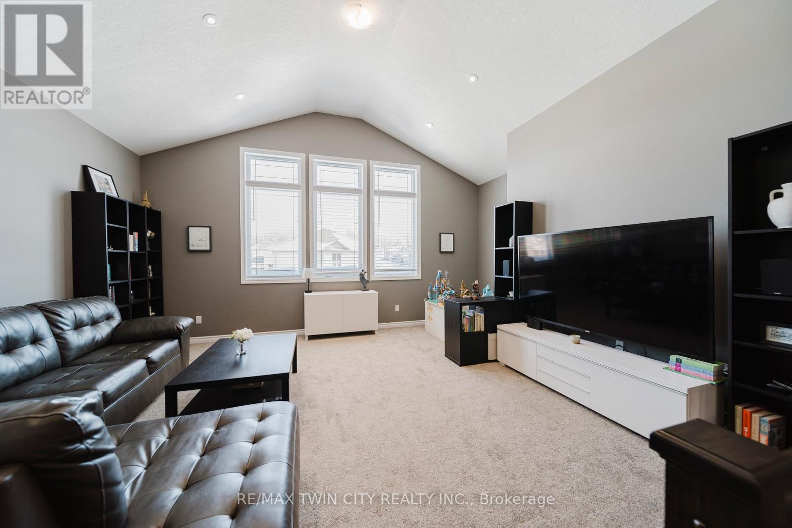 209 Ladyslipper Drive, Waterloo, Ontario  N2V 0C3 - Photo 25 - X12776028