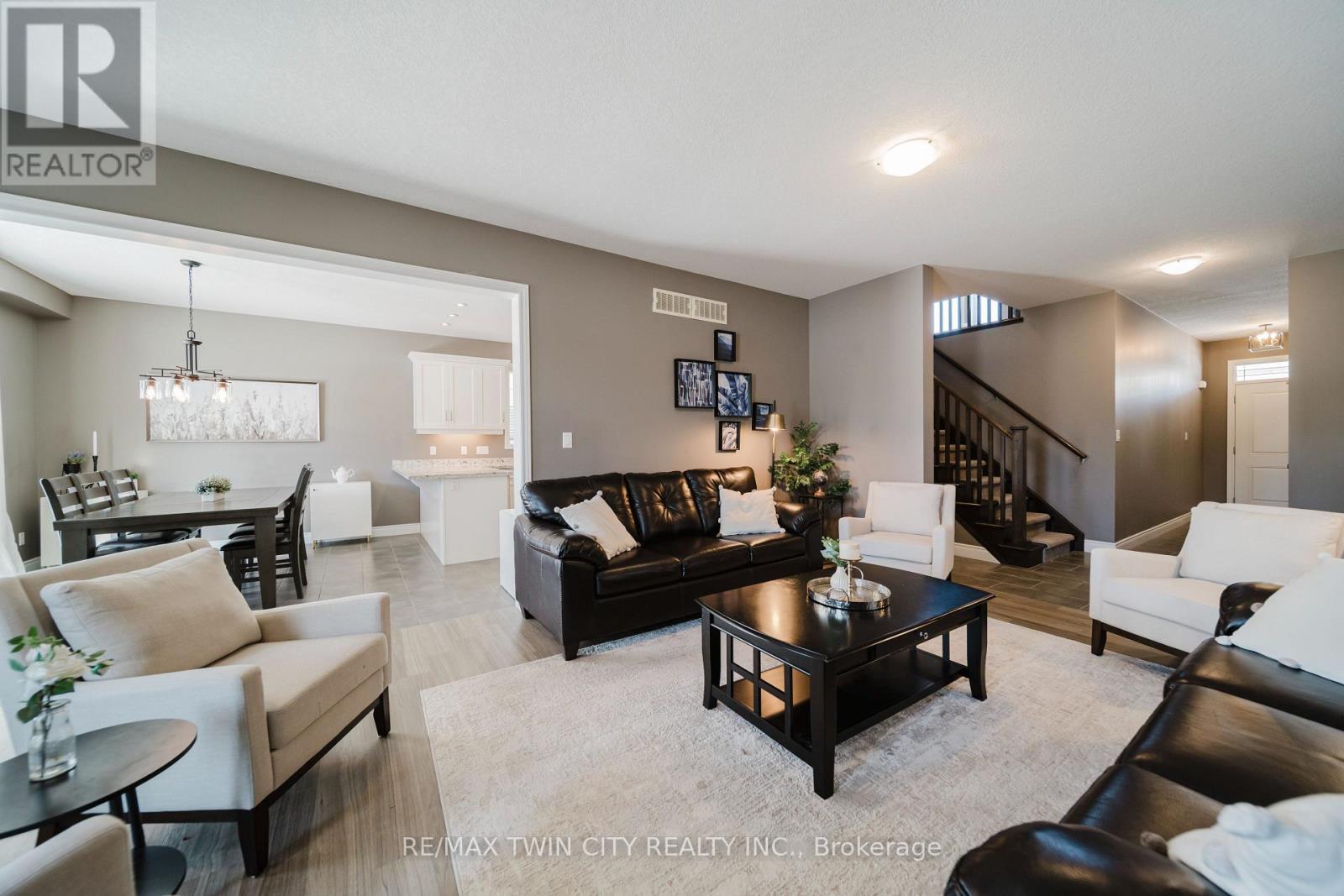 209 Ladyslipper Drive, Waterloo, Ontario  N2V 0C3 - Photo 6 - X12776028