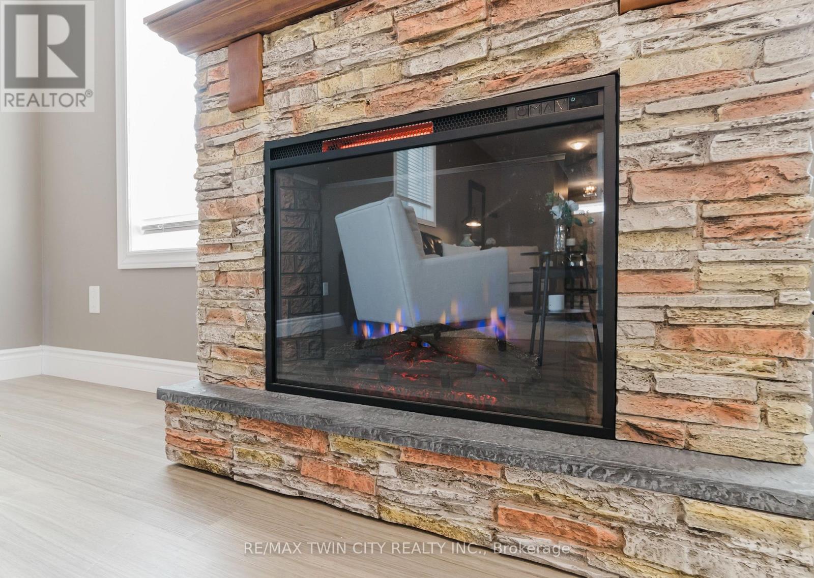 209 Ladyslipper Drive, Waterloo, Ontario  N2V 0C3 - Photo 8 - X12776028