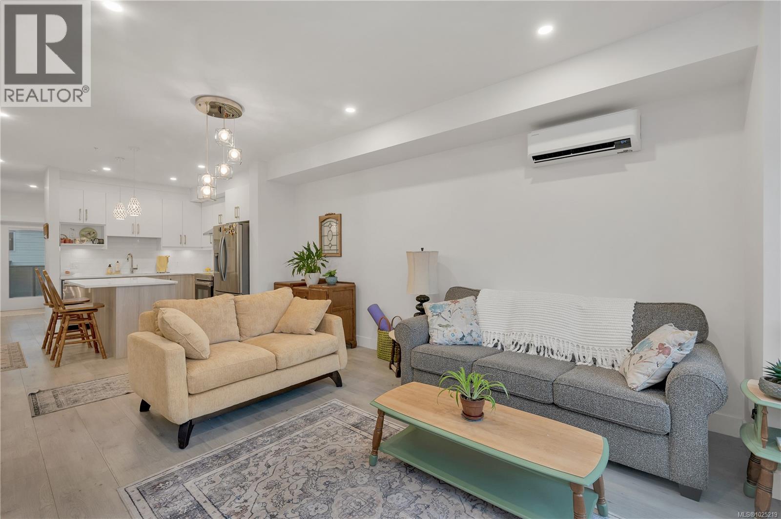 10 701 Sitka St, Campbell River, British Columbia  V9H 0E5 - Photo 2 - 1025219