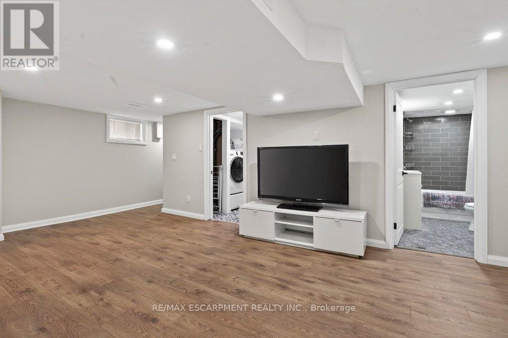 19 Huxley Avenue N, Hamilton, Ontario  L8H 4P1 - Photo 21 - X12776096