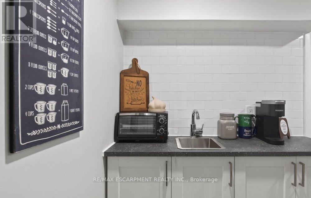 19 Huxley Avenue N, Hamilton, Ontario  L8H 4P1 - Photo 28 - X12776096