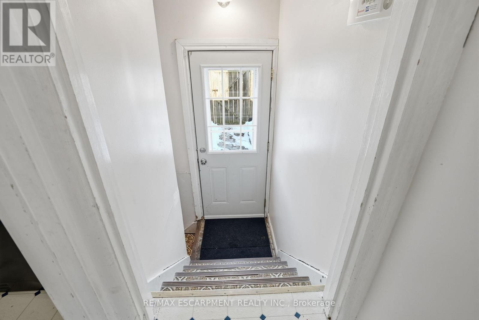 363 East 14th Street, Hamilton, Ontario  L9A 4C3 - Photo 21 - X12776098