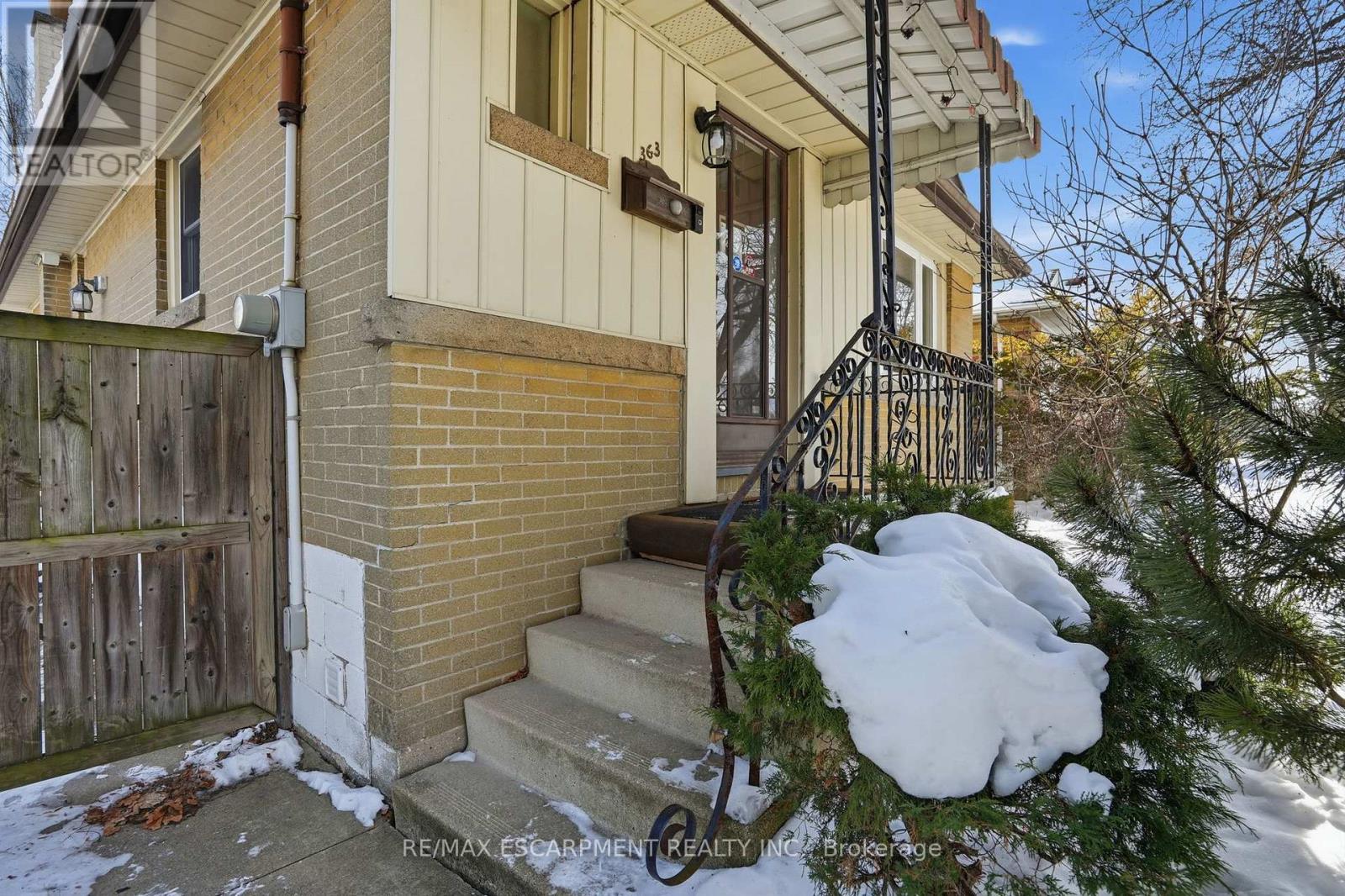 363 East 14th Street, Hamilton, Ontario  L9A 4C3 - Photo 4 - X12776098