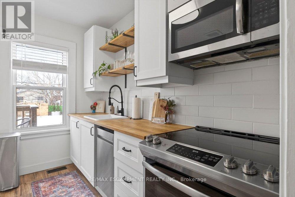 19 Huxley Avenue N, Hamilton, Ontario  L8H 4P1 - Photo 11 - X12776146