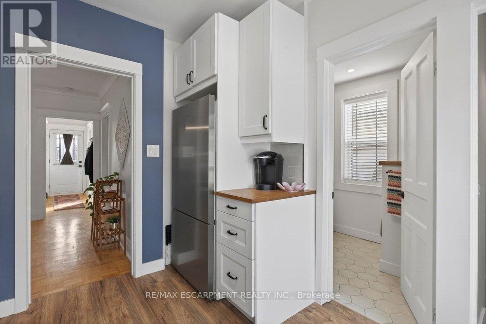 19 Huxley Avenue N, Hamilton, Ontario  L8H 4P1 - Photo 12 - X12776146