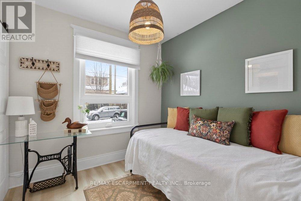 19 Huxley Avenue N, Hamilton, Ontario  L8H 4P1 - Photo 17 - X12776146