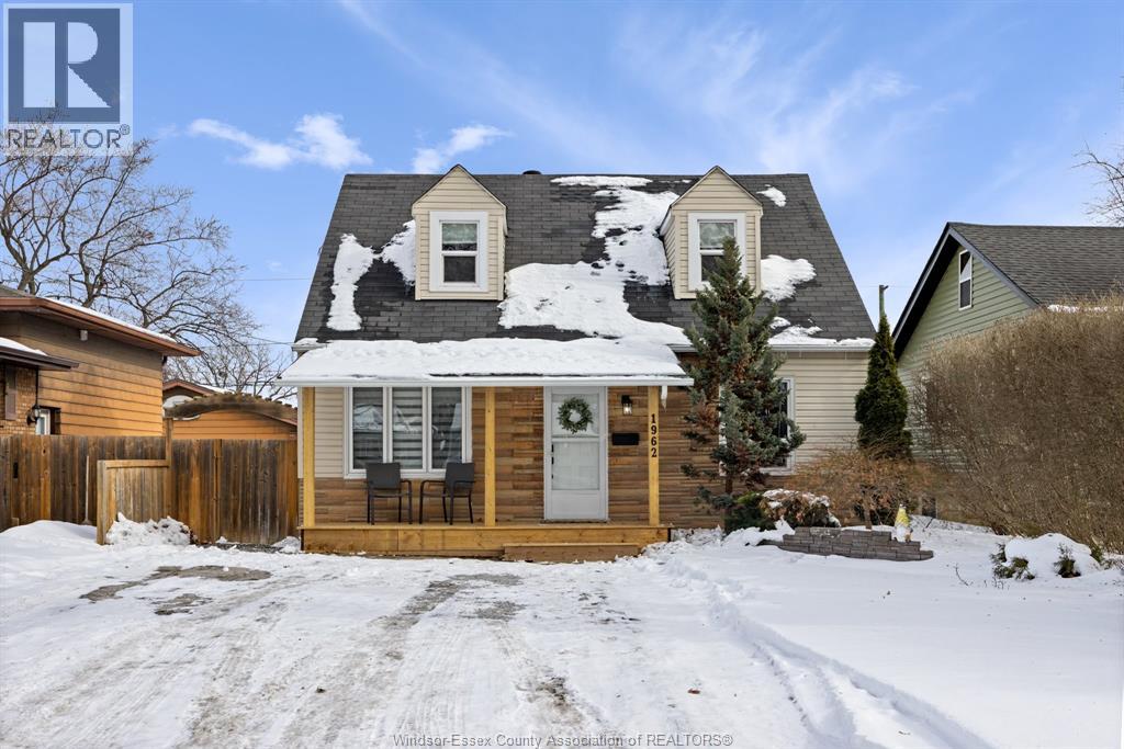 1962 Buckingham, Windsor, Ontario  N8T 2B1 - Photo 2 - 26002974