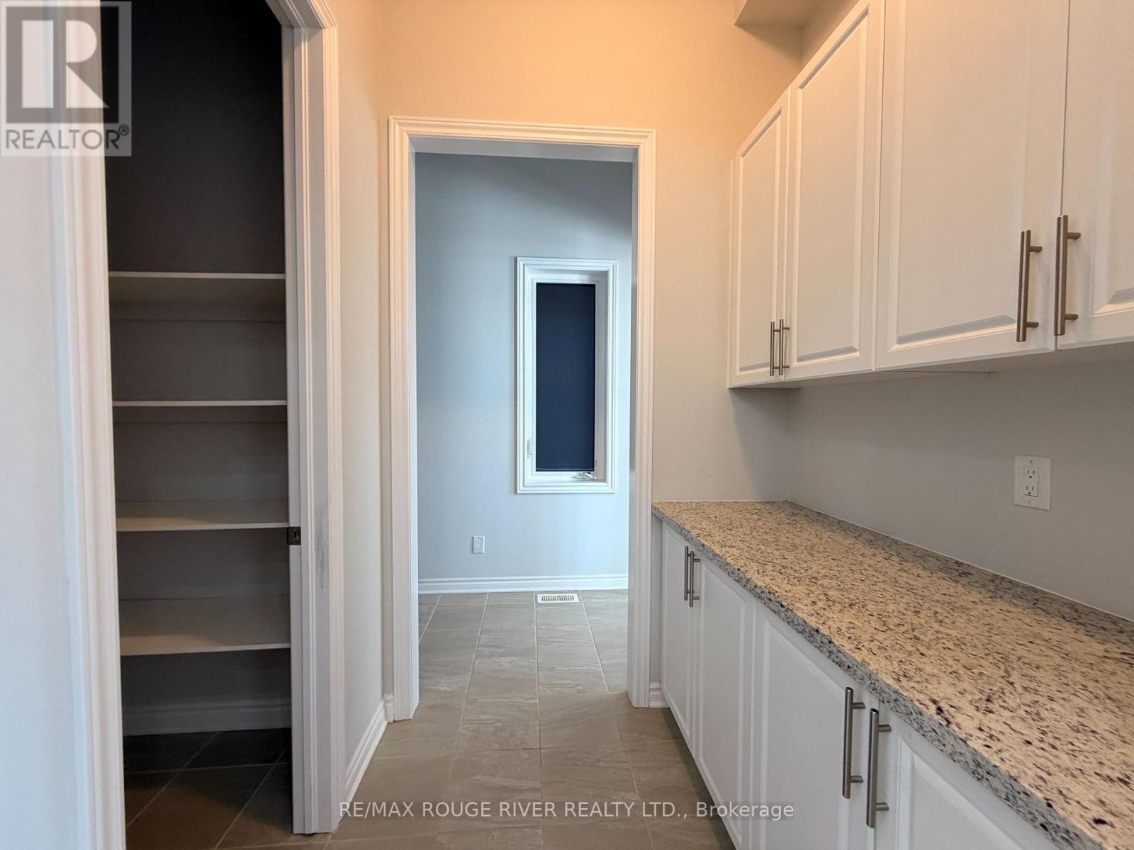 59 Bremner Street, Whitby, Ontario  L1R 0P8 - Photo 5 - E12776320