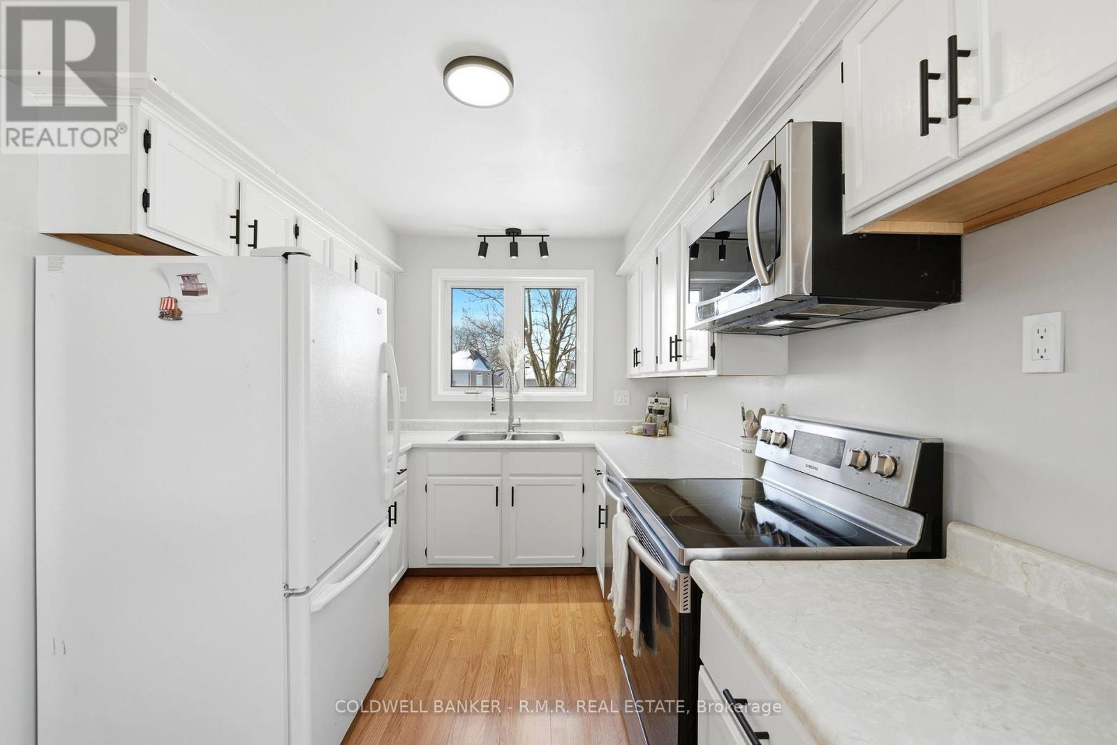 135 Sutherland Crescent, Cobourg, Ontario  K9A 5L6 - Photo 9 - X12776286