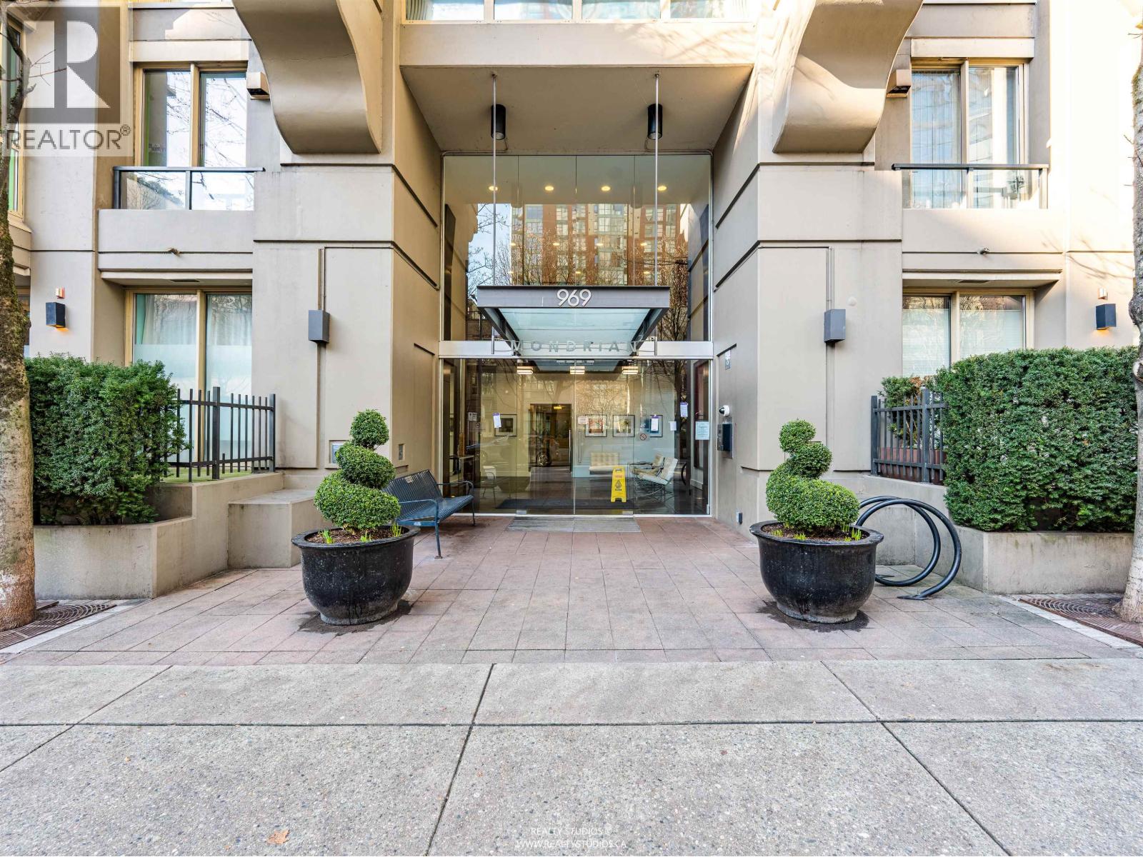 Listing Picture 19 of 39 : 2208 969 RICHARDS STREET, Vancouver / 溫哥華 - 魯藝地產 Yvonne Lu Group - MLS Medallion Club Member