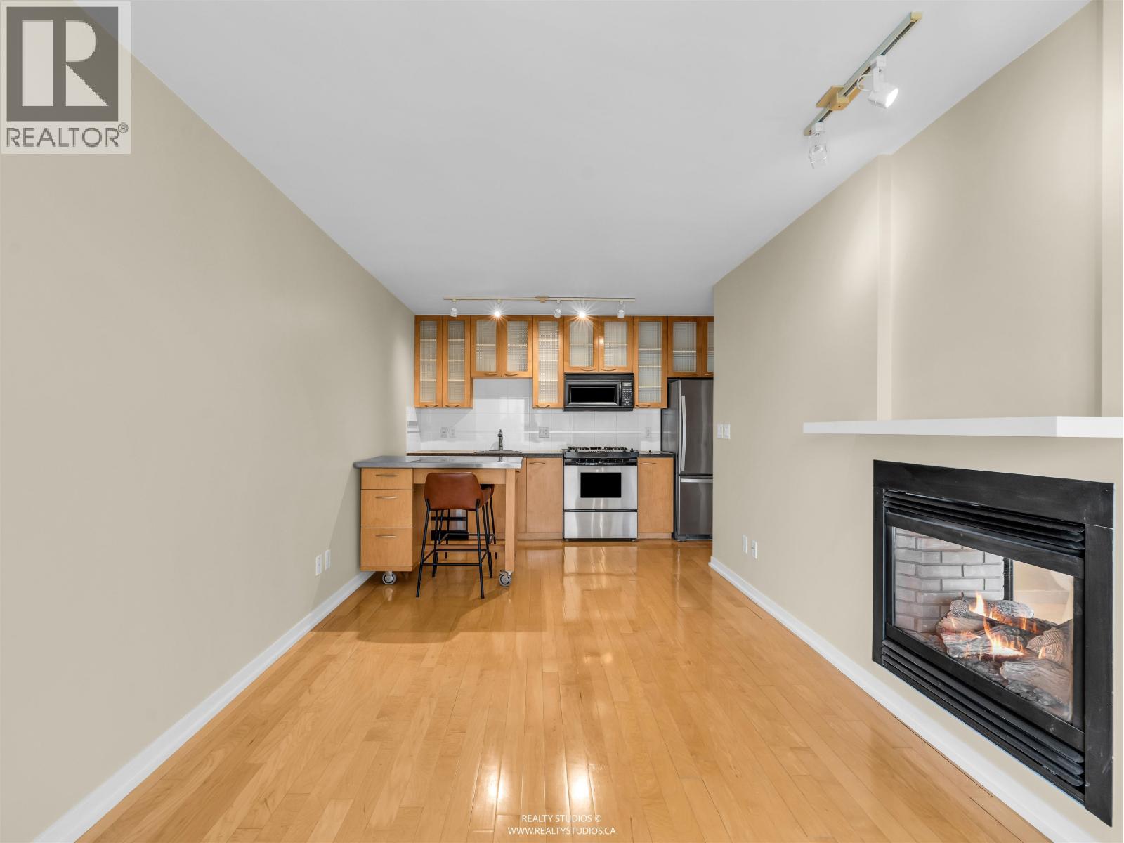 Listing Picture 11 of 39 : 2208 969 RICHARDS STREET, Vancouver / 溫哥華 - 魯藝地產 Yvonne Lu Group - MLS Medallion Club Member