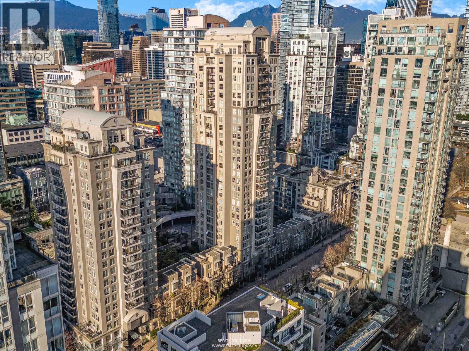 Listing Picture 25 of 39 : 2208 969 RICHARDS STREET, Vancouver / 溫哥華 - 魯藝地產 Yvonne Lu Group - MLS Medallion Club Member