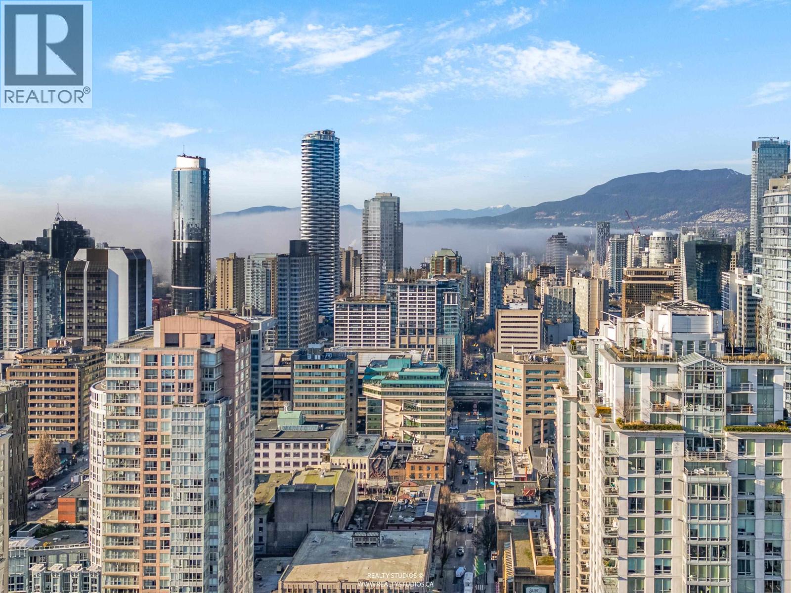 Listing Picture 37 of 39 : 2208 969 RICHARDS STREET, Vancouver / 溫哥華 - 魯藝地產 Yvonne Lu Group - MLS Medallion Club Member