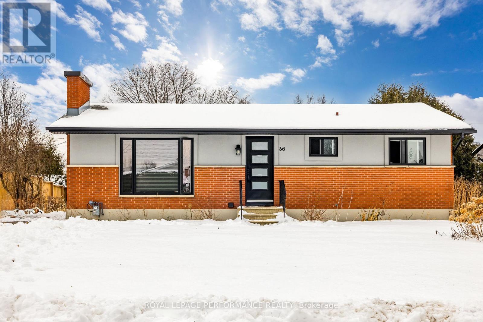 B - 36 Largo Crescent, Ottawa, Ontario  K2G 3C7 - Photo 1 - X12776310