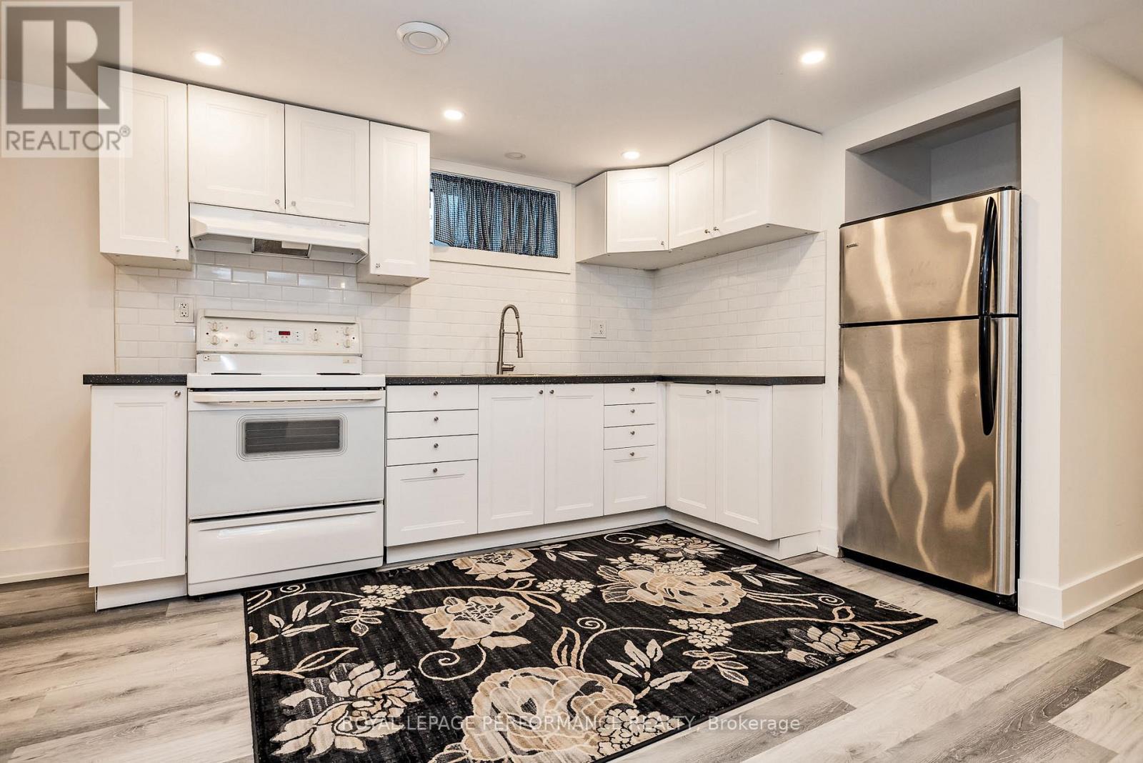 B - 36 Largo Crescent, Ottawa, Ontario  K2G 3C7 - Photo 6 - X12776310